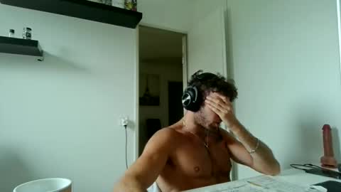 Snapshot of alphah_hunk chatting on 05-10-26, 10:42 alphah_hunk online show from 05-10-26, 10:42