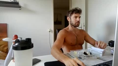 Snapshot of alphah_hunk chatting on 05-17-26, 10:00 alphah_hunk online show from 05-17-26, 10:00