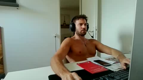 Snapshot of alphah_hunk chatting on 06-06-26, 09:47 alphah_hunk online show from 06-06-26, 09:47