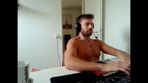 Snapshot of alphah_hunk chatting on 06-10-26, 09:41 alphah_hunk online show from 06-10-26, 09:41