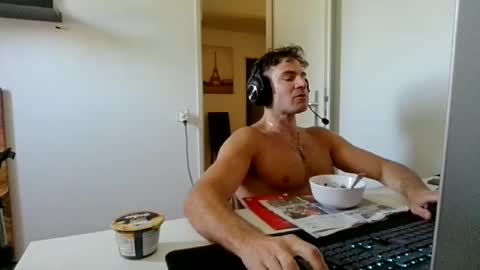 Snapshot of alphah_hunk chatting on 06-15-26, 10:28 alphah_hunk online show from 06-15-26, 10:28