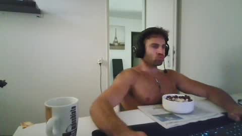 Snapshot of alphah_hunk chatting on 06-24-26, 10:14 alphah_hunk online show from 06-24-26, 10:14
