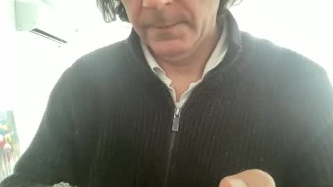 Snapshot of alphandre chatting on 01-25-25, 09:57 AlphAndre online show from 01-25-25, 09:57