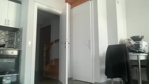 Snapshot of alphandre chatting on 02-16-25, 07:37 AlphAndre online show from 02-16-25, 07:37