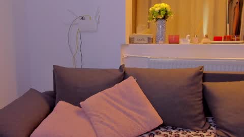 Snapshot of alphaqueenx chatting on 11-25-25, 11:10 Michelle online show from 11-25-25, 11:10