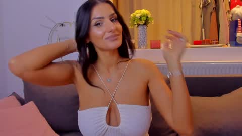 Snapshot of alphaqueenx chatting on 12-01-25, 11:32 Michelle online show from 12-01-25, 11:32