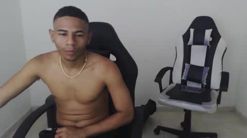 alphas_latins online show from 03-26-26, 06:46