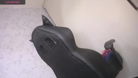 Snapshot of altair_x chatting on 11-16-25, 08:36 altair_x online show from 11-16-25, 08:36