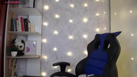 Snapshot of altair_x chatting on 11-30-25, 07:18 altair_x online show from 11-30-25, 07:18