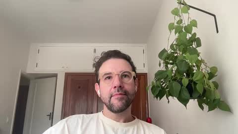 Snapshot of alto1e90br chatting on 10-14-25, 01:45 alto1e90br online show from 10-14-25, 01:45