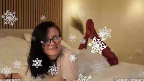 Lucid Dreaming online show from 11-23-25, 03:45