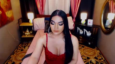Snapshot of alurajhenson chatting on 05-19-26, 05:41 Alura Jhenson online show from 05-19-26, 05:41