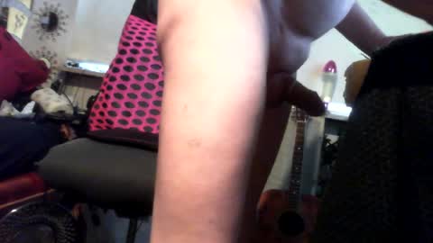 Snapshot of alwaysniceguy2 chatting on 07-25-26, 03:37 HoneyMelonGuy online show from 07-25-26, 03:37