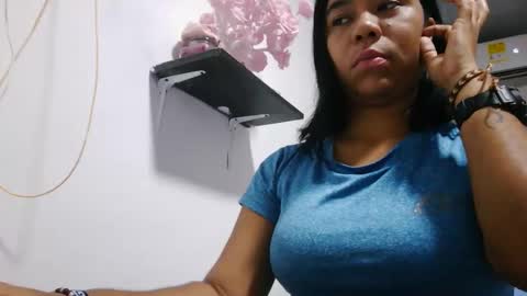 analia online show from 12-18-25, 05:24