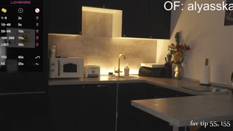 Snapshot of alyaska_2000 chatting on 01-04-25, 07:44 Anna  fav tip 55 3 online show from 01-04-25, 07:44