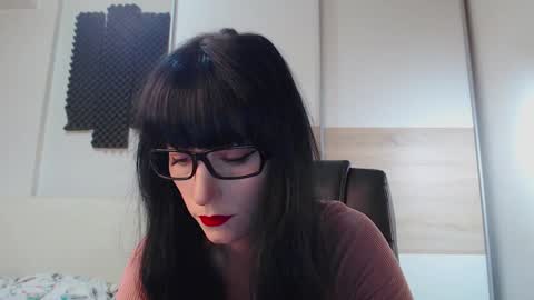 Alice online show from 02-12-26, 01:17