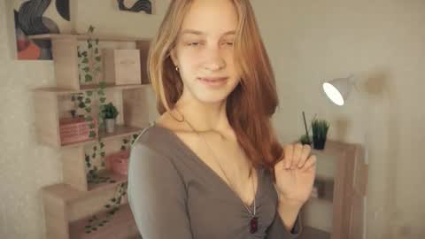 Snapshot of alyshaanzaldua chatting on 10-16-25, 08:15 Harper online show from 10-16-25, 08:15