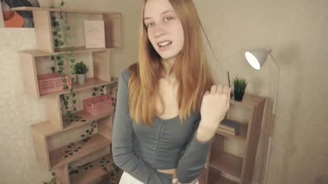 Snapshot of alyshaanzaldua chatting on 10-17-25, 07:33 Harper online show from 10-17-25, 07:33