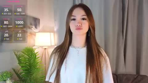 Snapshot of alyshaplescia chatting on 06-15-26, 04:09 Mona online show from 06-15-26, 04:09