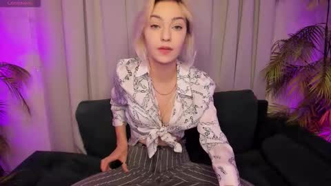 Alysia online show from 11-23-25, 02:06