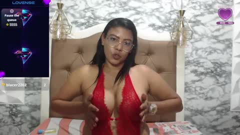 Snapshot of alyson_milf chatting on 01-22-25, 12:27 alyson online show from 01-22-25, 12:27