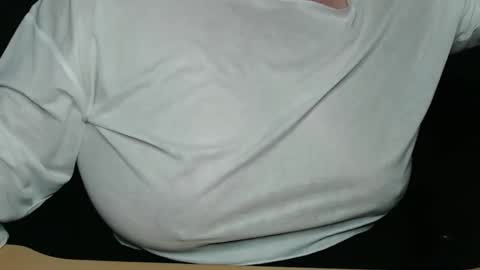 Snapshot of alyss_skye28 chatting on 10-21-25, 01:17 Alyss Skye online show from 10-21-25, 01:17