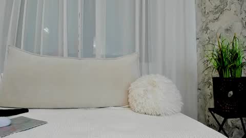 Snapshot of alyssamillan chatting on 12-09-24, 06:01 alysamillan online show from 12-09-24, 06:01