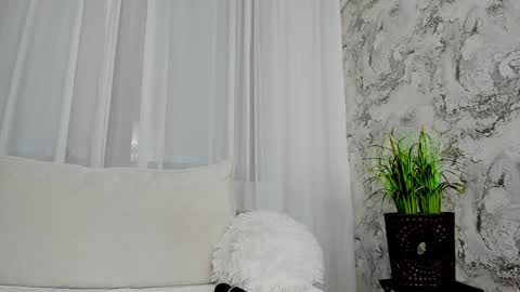 Snapshot of alyssamillan chatting on 12-10-24, 10:17 alysamillan online show from 12-10-24, 10:17