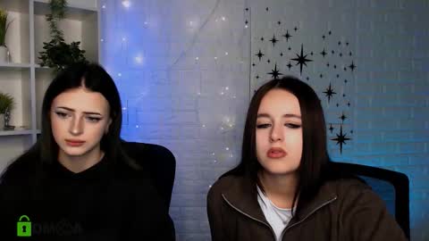 Snapshot of alyssamoan chatting on 11-20-25, 12:49 alyssamoan online show from 11-20-25, 12:49