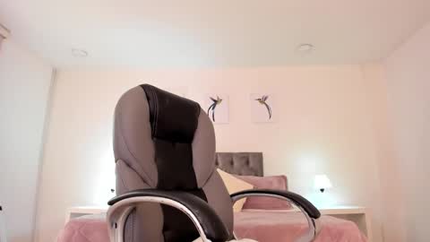 alyssia wolds online show from 01-22-25, 03:40