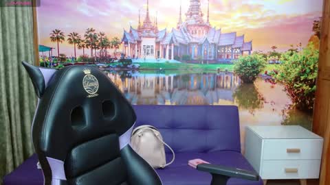 Snapshot of alyy_cute chatting on 01-03-25, 02:08 Alyy online show from 01-03-25, 02:08