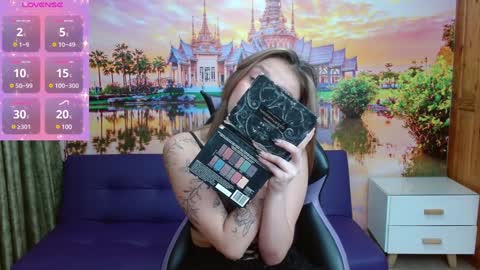 Snapshot of alyy_cute chatting on 01-25-25, 02:14 Alyy online show from 01-25-25, 02:14