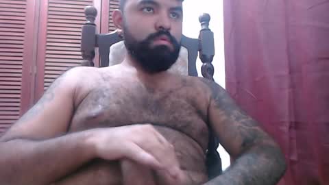 Snapshot of alz_hunter chatting on 10-15-25, 01:11 alz_hunter online show from 10-15-25, 01:11