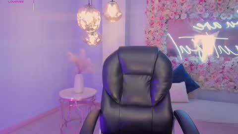 Amaia Haywood online show from 11-15-25, 09:11