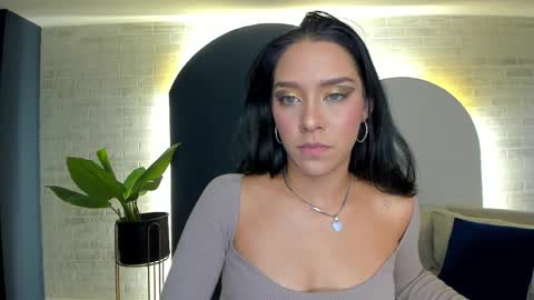 Amalia cruss online show from 04-10-26, 08:13