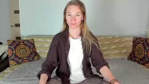 Amalia online show from 07-16-26, 08:09