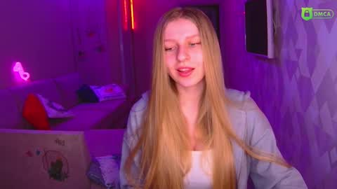Snapshot of amaliaqueen999 chatting on 01-05-25, 03:23 Amalia online show from 01-05-25, 03:23