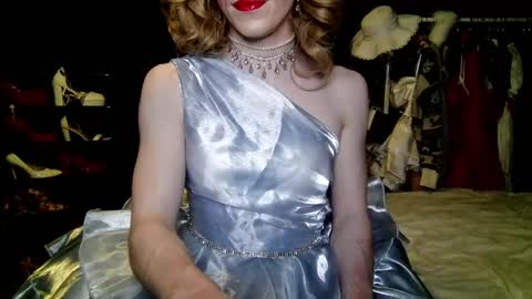 Snapshot of amaliecd chatting on 03-22-26, 03:26 Amalie online show from 03-22-26, 03:26