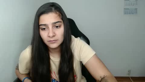 The queen of the biceps  online show from 11-19-25, 12:16