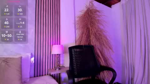 Luisa online show from 11-06-25, 01:50