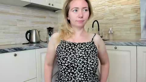 Snapshot of amanda___grey chatting on 06-09-26, 04:07 Amanda insta amanda grey online show from 06-09-26, 04:07