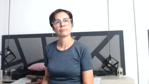 amanda_ramirez online show from 07-04-26, 08:04