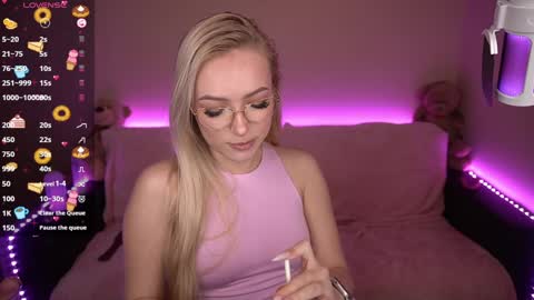 Snapshot of amandaafire chatting on 01-21-25, 12:50 Amanda online show from 01-21-25, 12:50