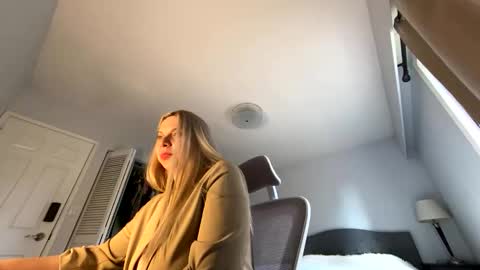 Amanda online show from 05-17-26, 02:09