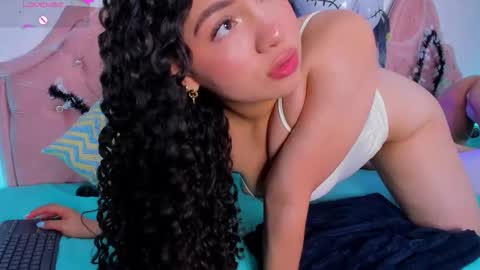 Snapshot of amandalee26 chatting on 10-25-25, 06:57 amandalee26 online show from 10-25-25, 06:57