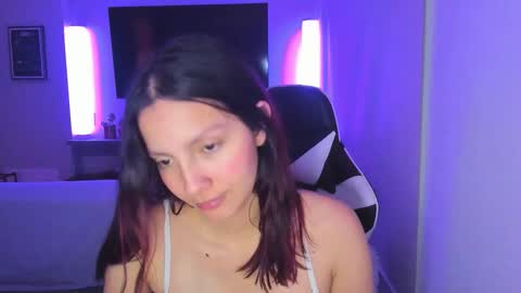 Snapshot of amara_22_ chatting on 09-12-25, 03:39 Liz online show from 09-12-25, 03:39