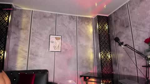 Snapshot of amara_lewiis chatting on 02-25-25, 12:03 Amara Lewis online show from 02-25-25, 12:03