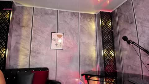 Snapshot of amara_lewiis chatting on 03-05-25, 12:11 Amara Lewis online show from 03-05-25, 12:11