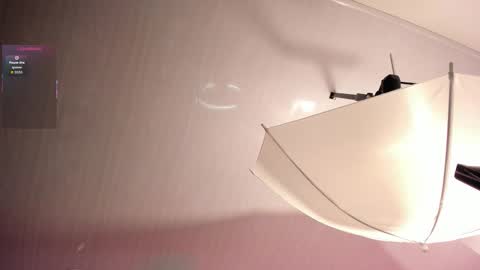 Snapshot of amara_lewiis chatting on 09-19-25, 12:17 Amara Lewis online show from 09-19-25, 12:17