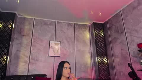 Snapshot of amara_lewiis chatting on 09-22-25, 12:18 Amara Lewis online show from 09-22-25, 12:18